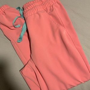 Garde Malade Scrubs - Limited Edition Pink